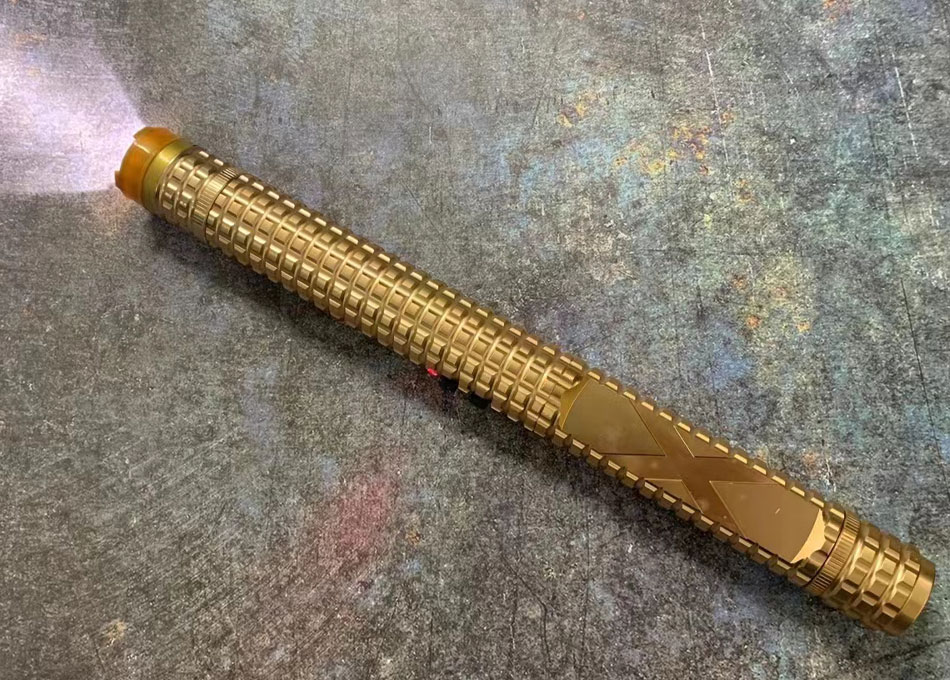 黑鹰X8高压电棍